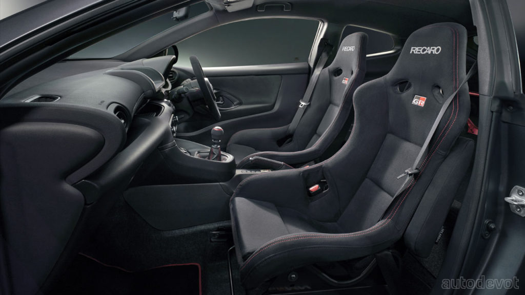 Toyota-GRMN-Yaris_interior_seats