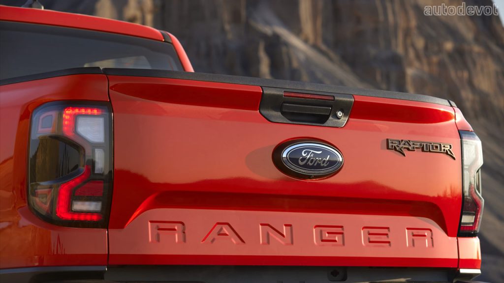 2023-Ford-Ranger-Raptor_taillights