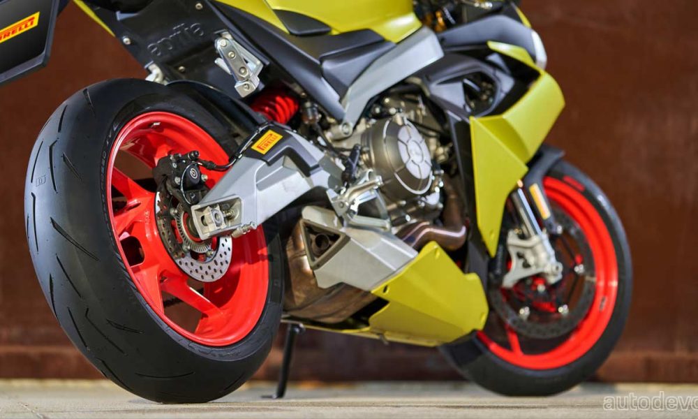 Pirelli DIABLO ROSSO IV Corsa tyres revealed for performance