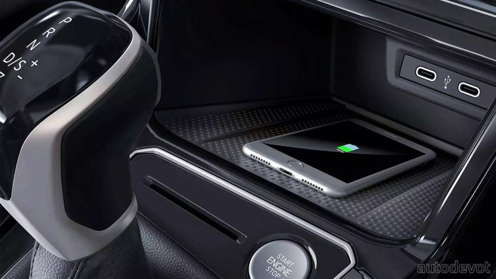 2022-Volkswagen-Virtus_interior_wireless_charger