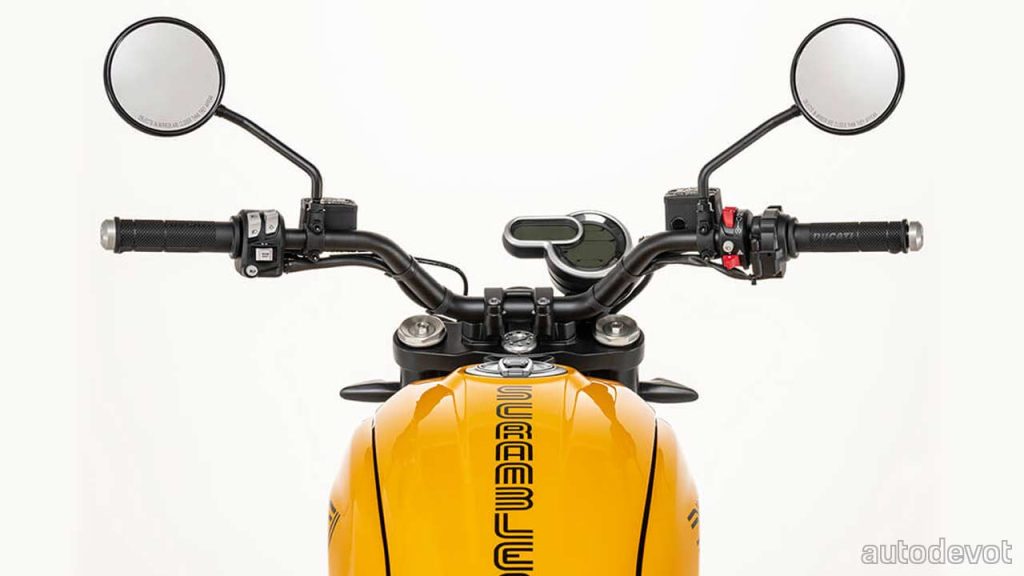 Ducati-Scrambler-Tribute-1100-Pro_handle
