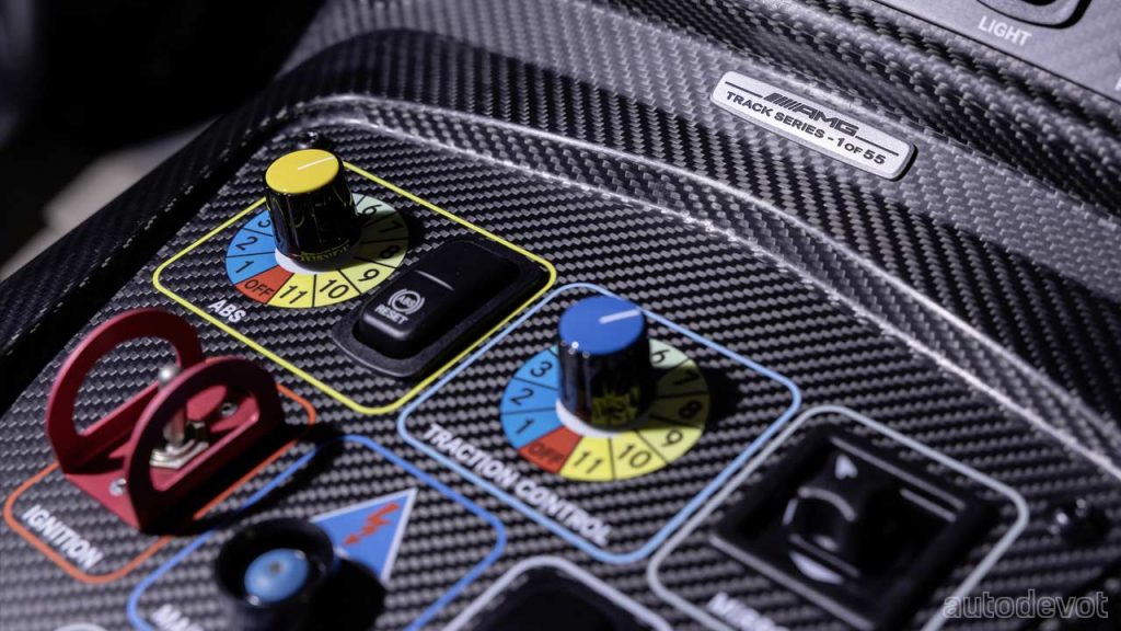 Mercedes-AMG-GT-Track-Series-limited-edition_interior_centre_console