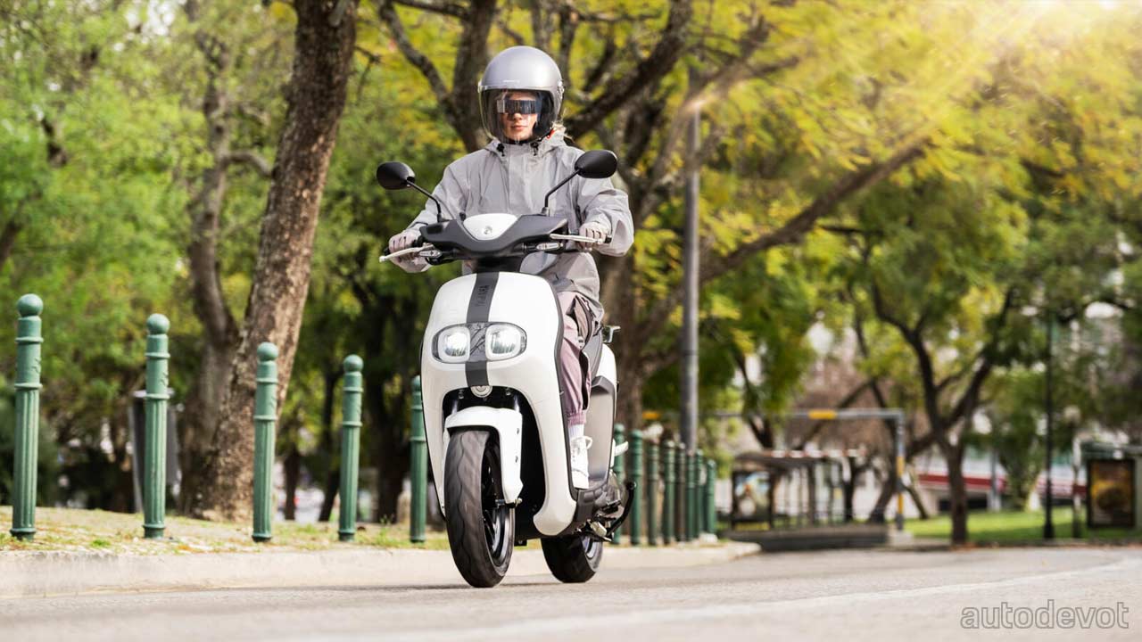 Yamaha-NEO's-electric-scooter_3