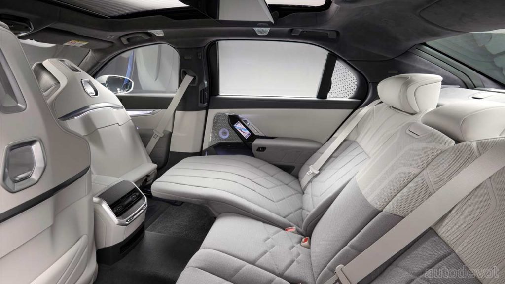 2023-BMW-7-Series-i7-xDrive60_interior_rear_seats