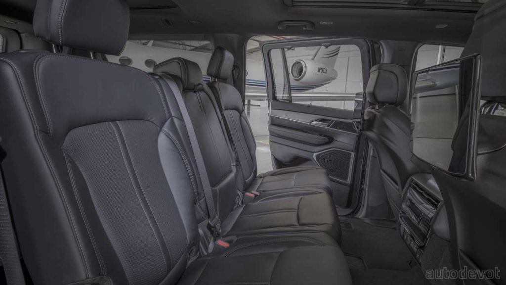 2023-Jeep-Wagoneer-L-Carbide-interior-rear-seats