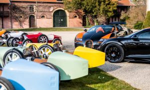 A-Bugatti-customer-leaves-Molsheim-with-8-new-Bugattis
