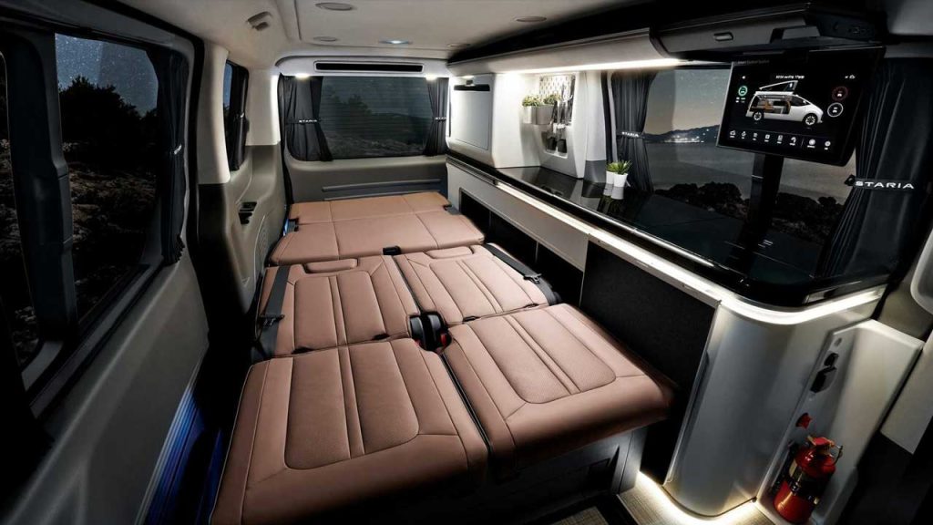 Hyundai-Staria-Lounge-Camper-van_interior