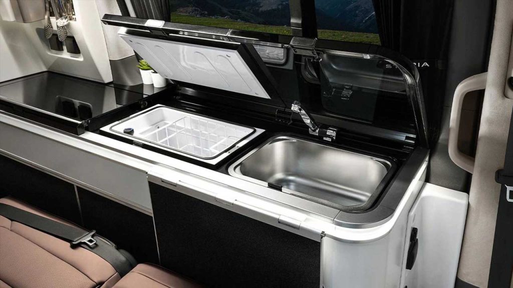 Hyundai-Staria-Lounge-Camper-van_interior_kitchen