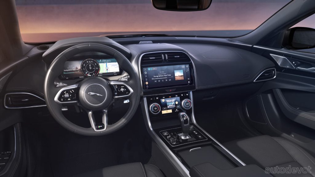 Jaguar-XE-300-Sport-Carpathian-Grey_interior