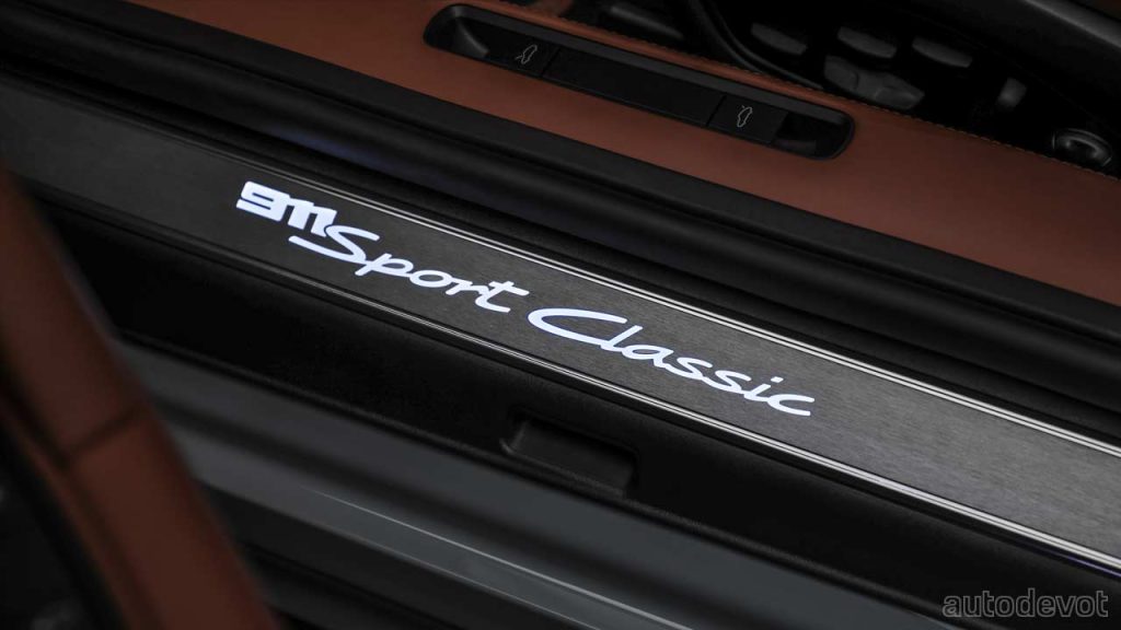 Porsche-911-Sport-Classic_interior_door_sill