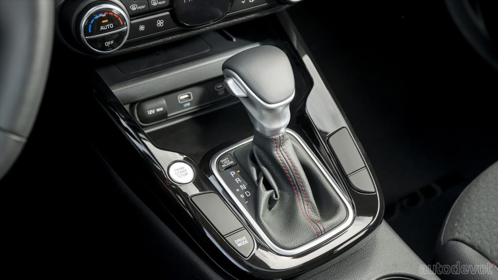 2023-Kia-Soul_interior_centre_console