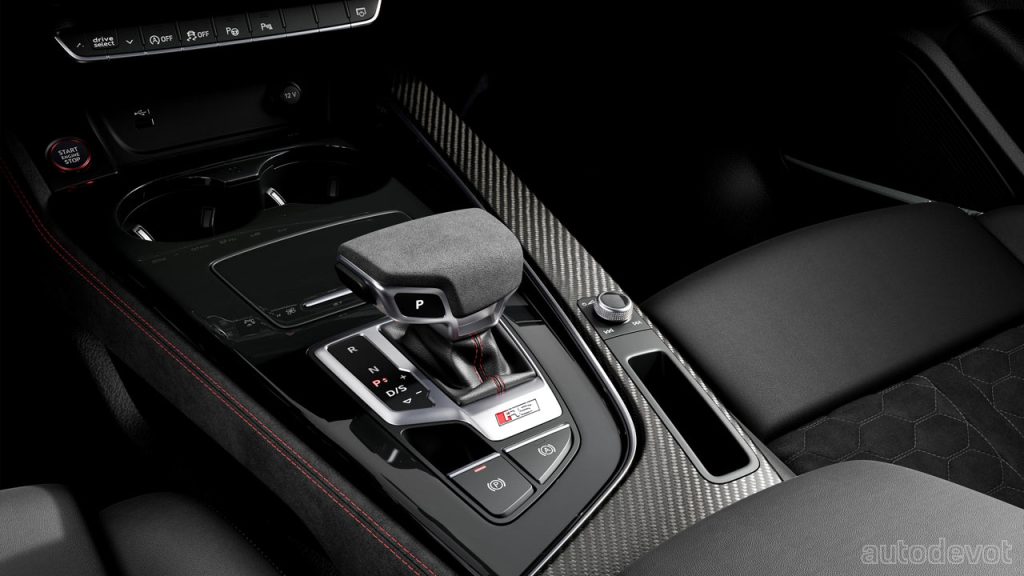 Audi-RS-4-Avant-with-competition-plus-package_interior_centre_console