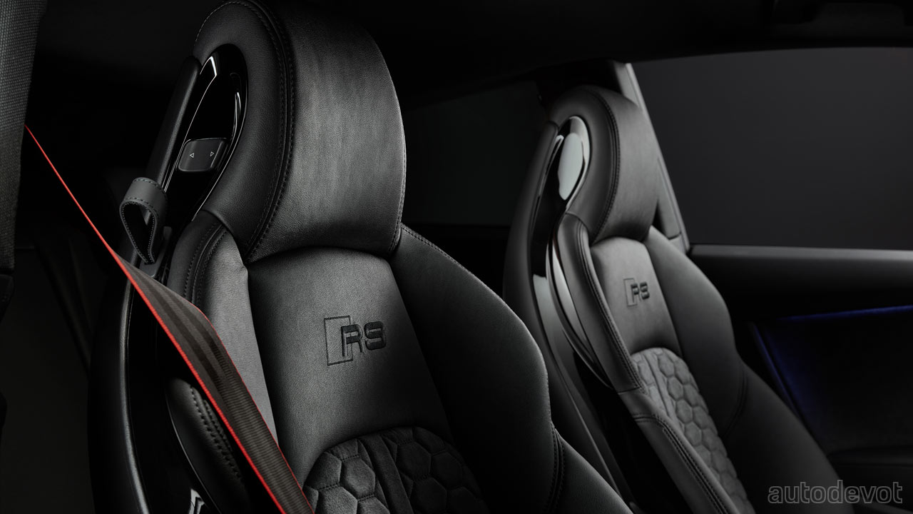 Audi-RS-5-Coupé-with-competition-plus-package_interior_seats