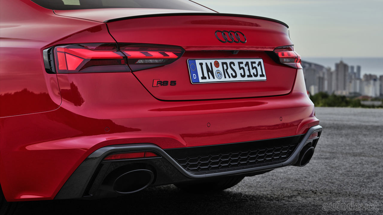 Audi-RS-5-Coupé-with-competition-plus-package_rear_spoiler