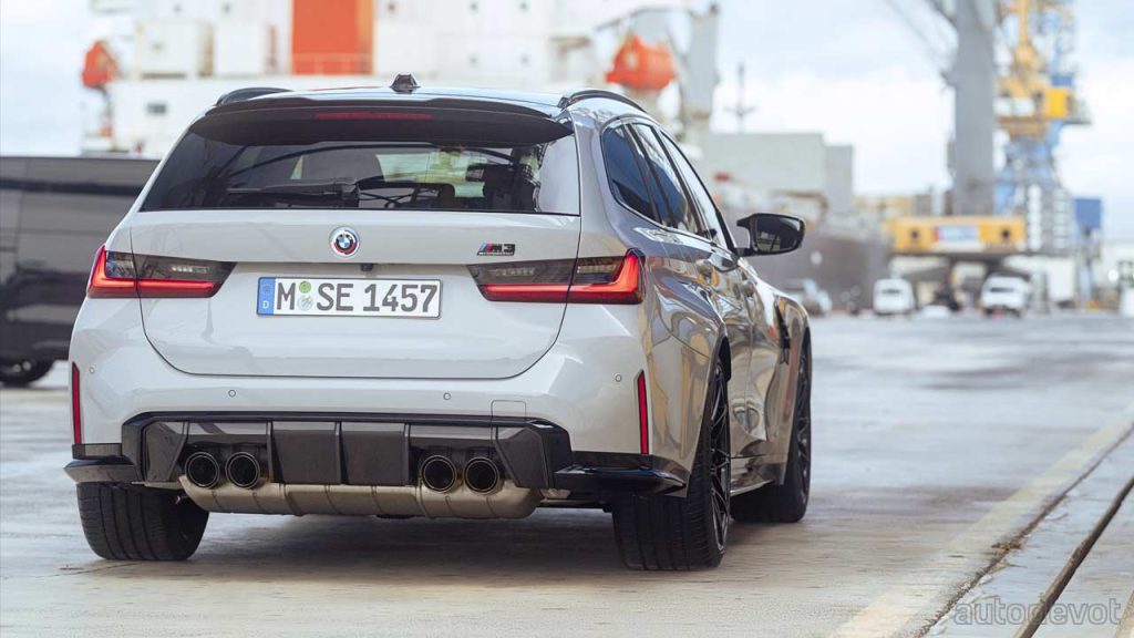 2023-BMW-M3-Touring_2