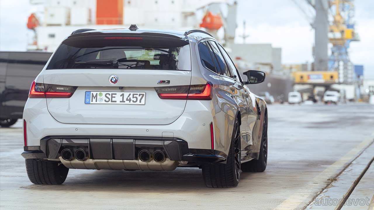 2023-BMW-M3-Touring_2