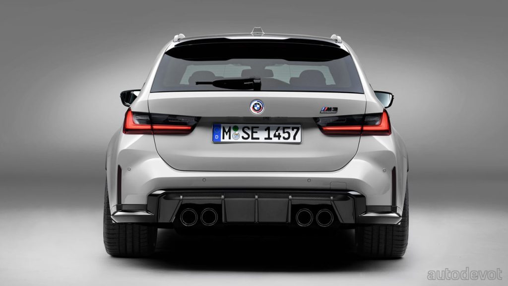 2023-BMW-M3-Touring_rear