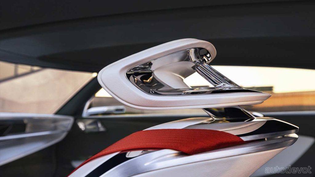 Buick-Wildcat-EV-concept_interior_headrests