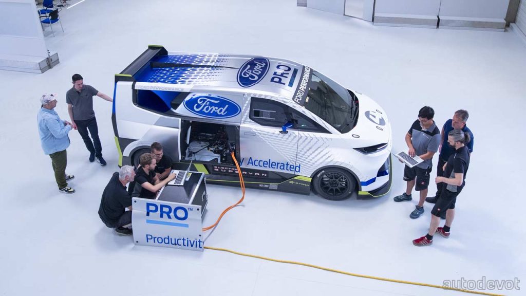Ford-Pro-Electric-SuperVan_3