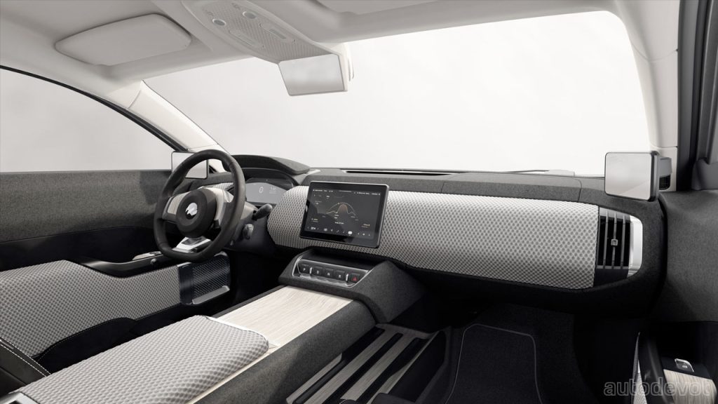 Lightyear-0-solar-car_interior