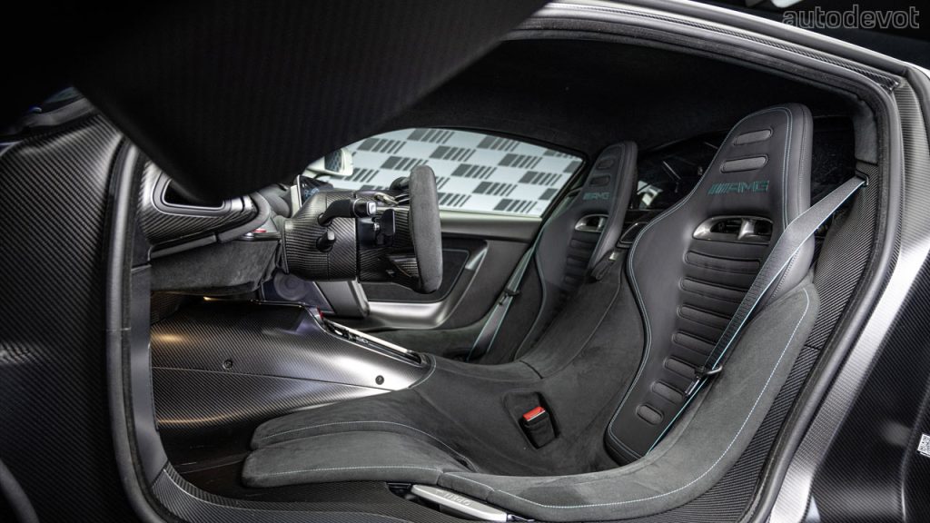 Mercedes-AMG-ONE-production-version_interior_seats