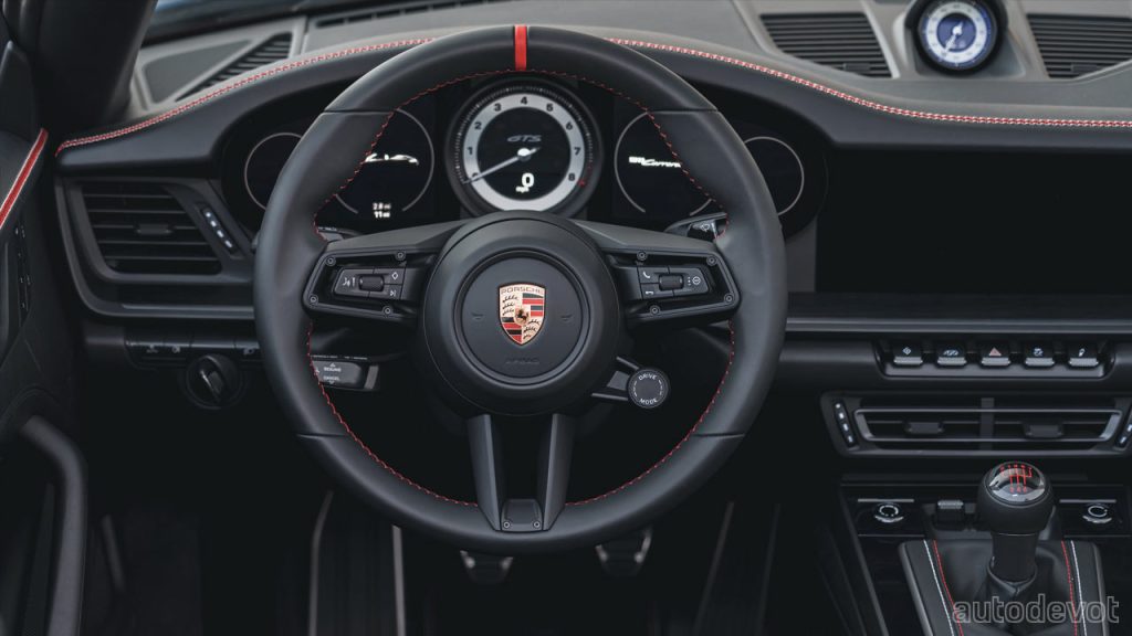 Porsche-911-Carrera-GTS-Cabriolet-America-edition_interior