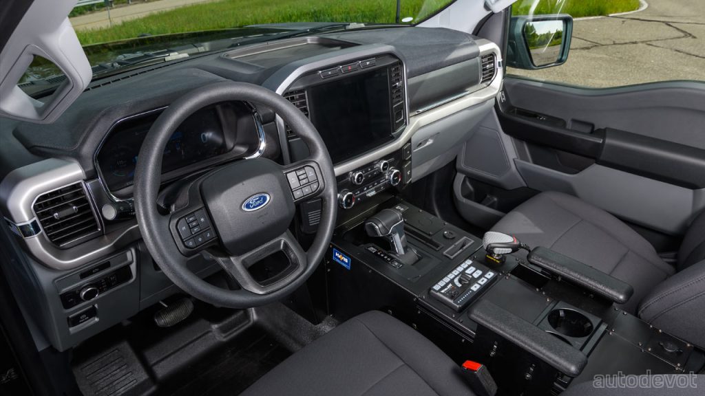 2023-Ford-F-150-Lightning-Pro-SSV_interior