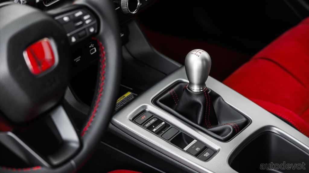 2023-Honda-Civic-Type-R_interior_gear_shifter