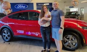 German-mom-gives-birth-in-a-Ford-Mustang-Mach-E