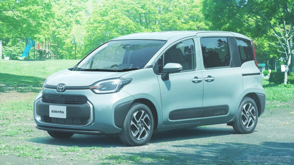 2022-Toyota-Sienta-minivan
