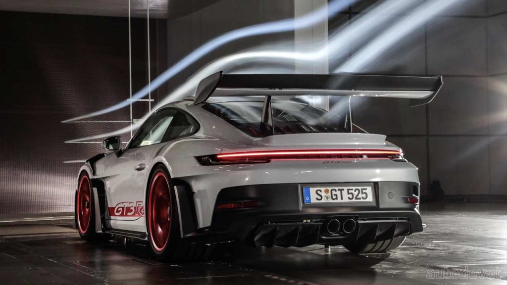 2023-Porsche-911-GT3-RS_in_wind_tunnel_3
