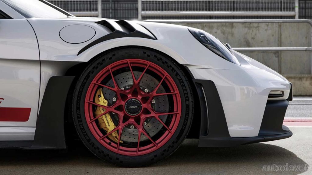2023-Porsche-911-GT3-RS_wheels