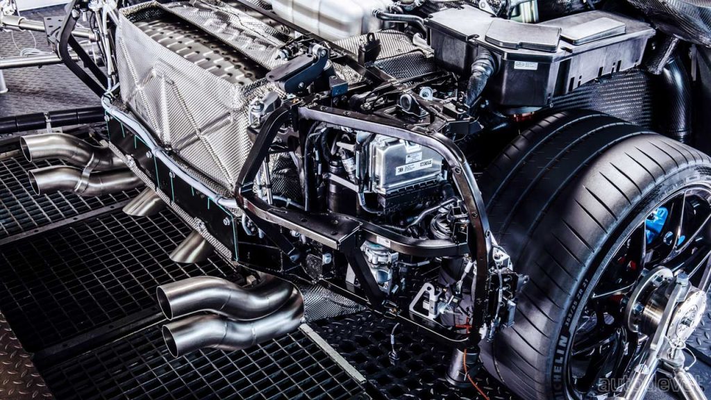 Bugatti-W16-engine_3