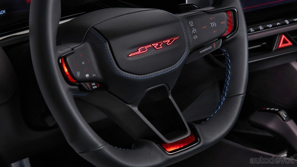 Dodge-Charger-Daytona-SRT-Concept_interior_steering_wheel