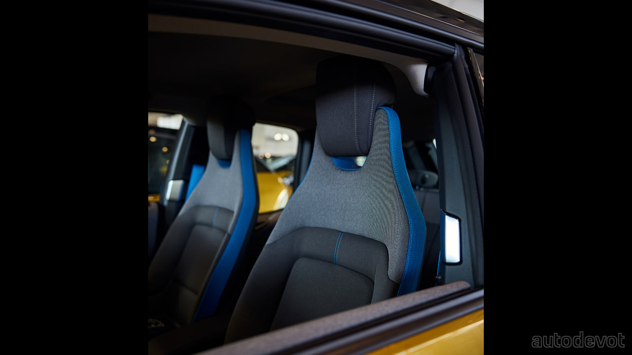 Final-BMW-i3-in-gold-paint_interior_seats