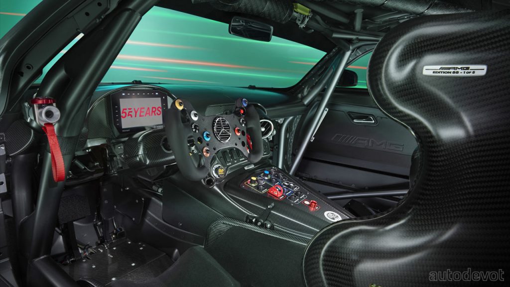 Mercedes-AMG-GT3-Edition-55_interior