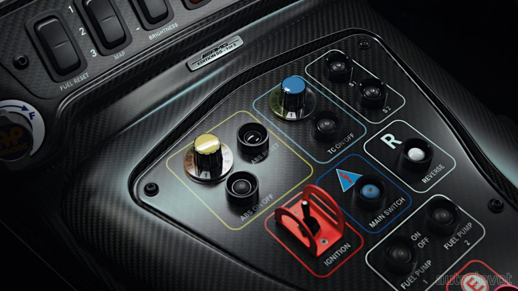 Mercedes-AMG-GT3-Edition-55_interior_centre_console