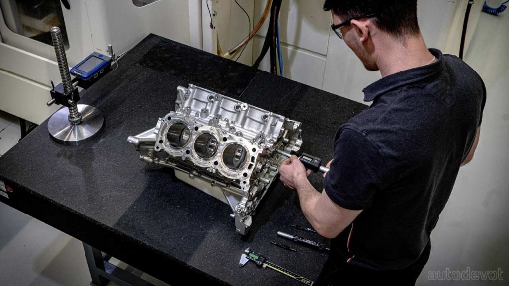 Mercedes-AMG-ONE-production-begins_engine