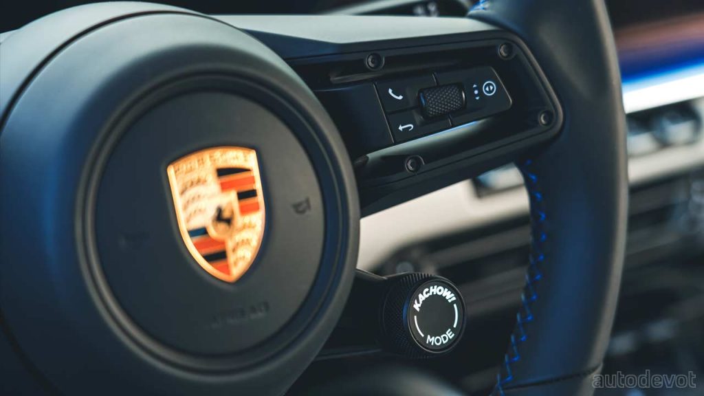 Porsche-911-Sally-Special_interior_Kachow_mode
