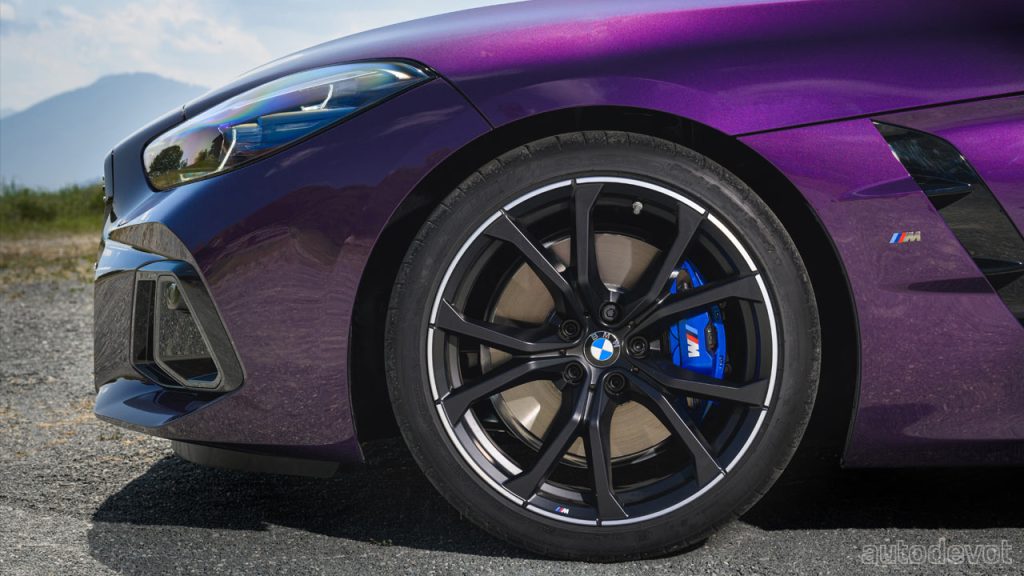 2023-BMW-Z4-M40i_wheels