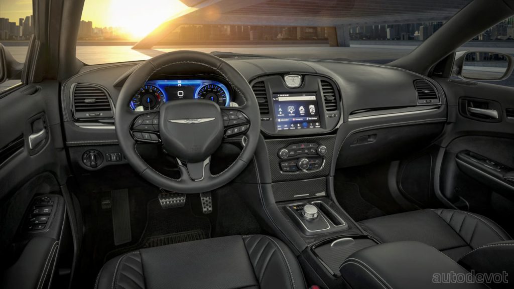 2023-Chrysler-300C_interior