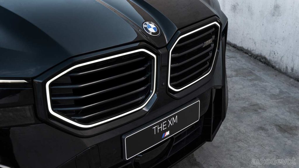 BMW-XM-Black_grille
