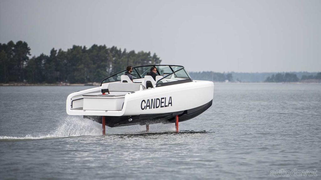 Candela-electric-hydrofoil-boat_2