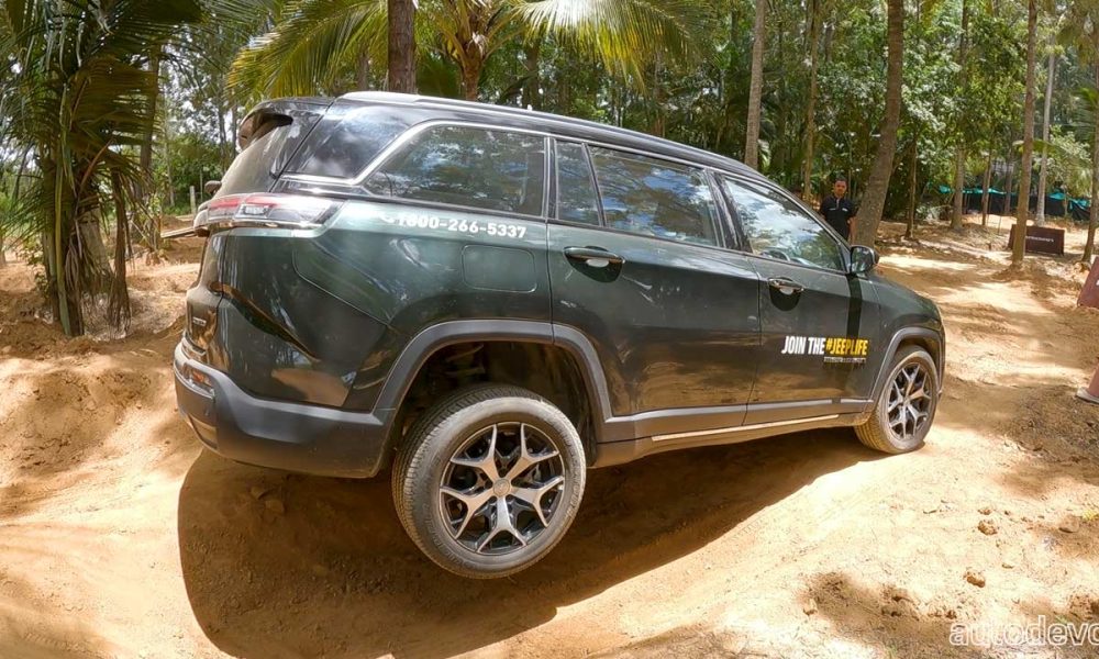 Jeep-Meridian-off-roading-Bengaluru