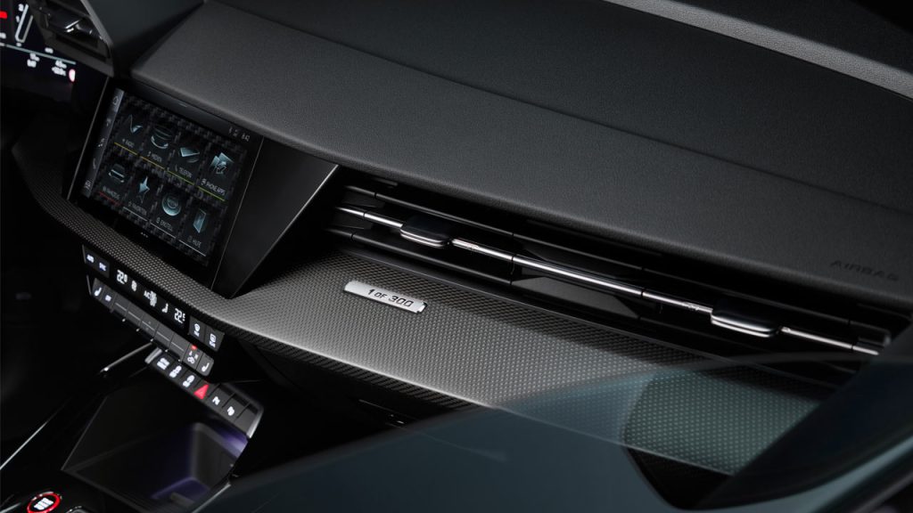 Audi-RS-3-Sportback-performance-edition_interior_dashboard