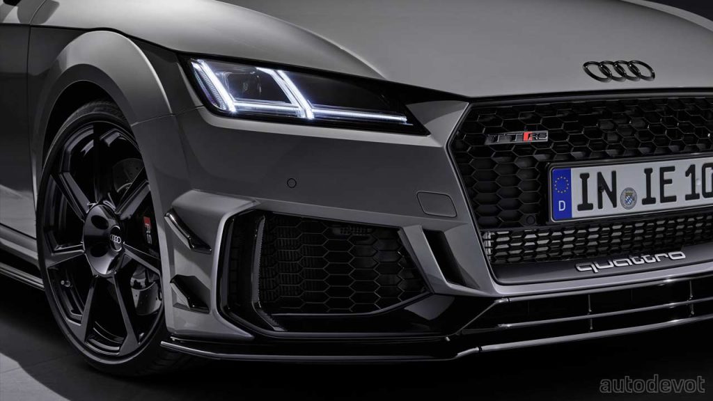 Audi-TT-RS-Coupé-iconic-edition_headlights