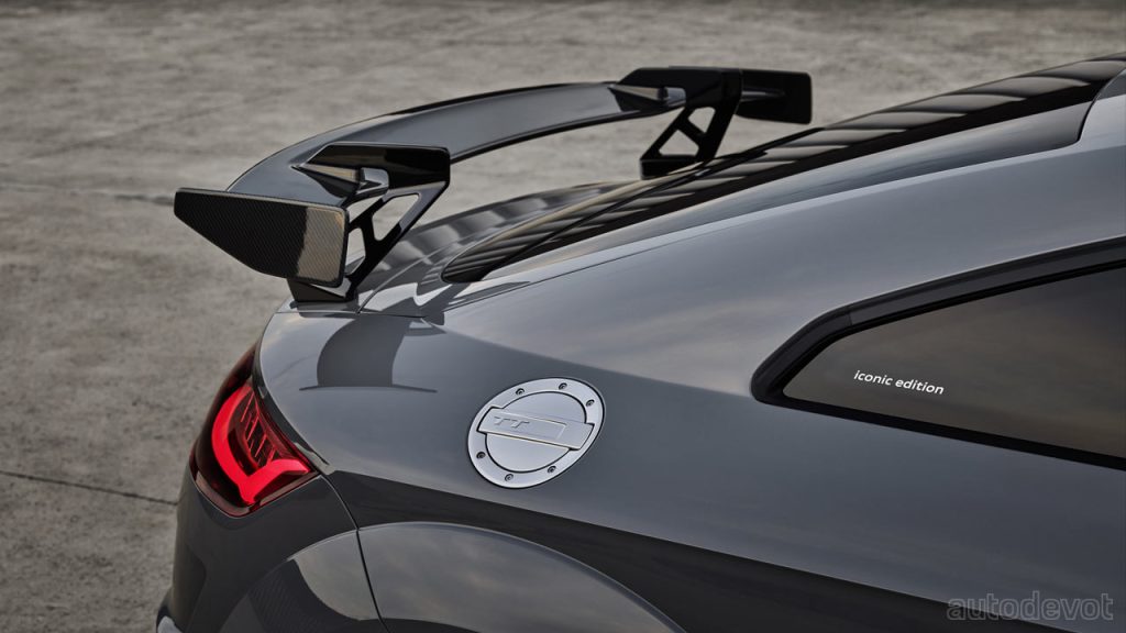 Audi-TT-RS-Coupé-iconic-edition_rear_wing