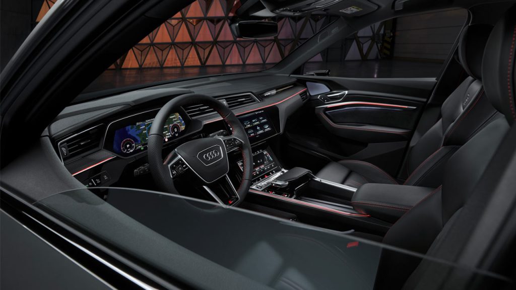 Audi-Q8-e-tron-quattro-interior-steering