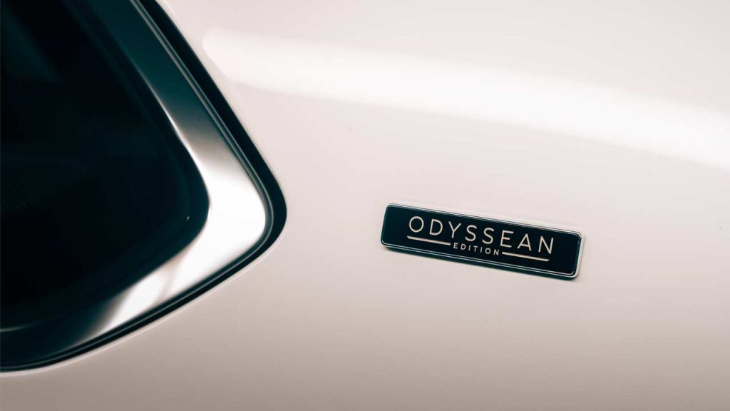 Bentley-Bentayga-Odyssean-Edition_badge