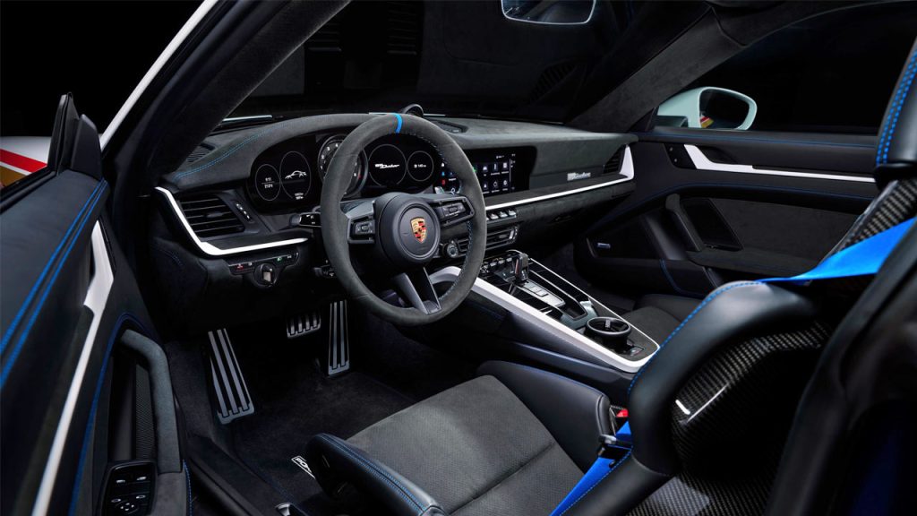 Porsche-911-Dakar_interior